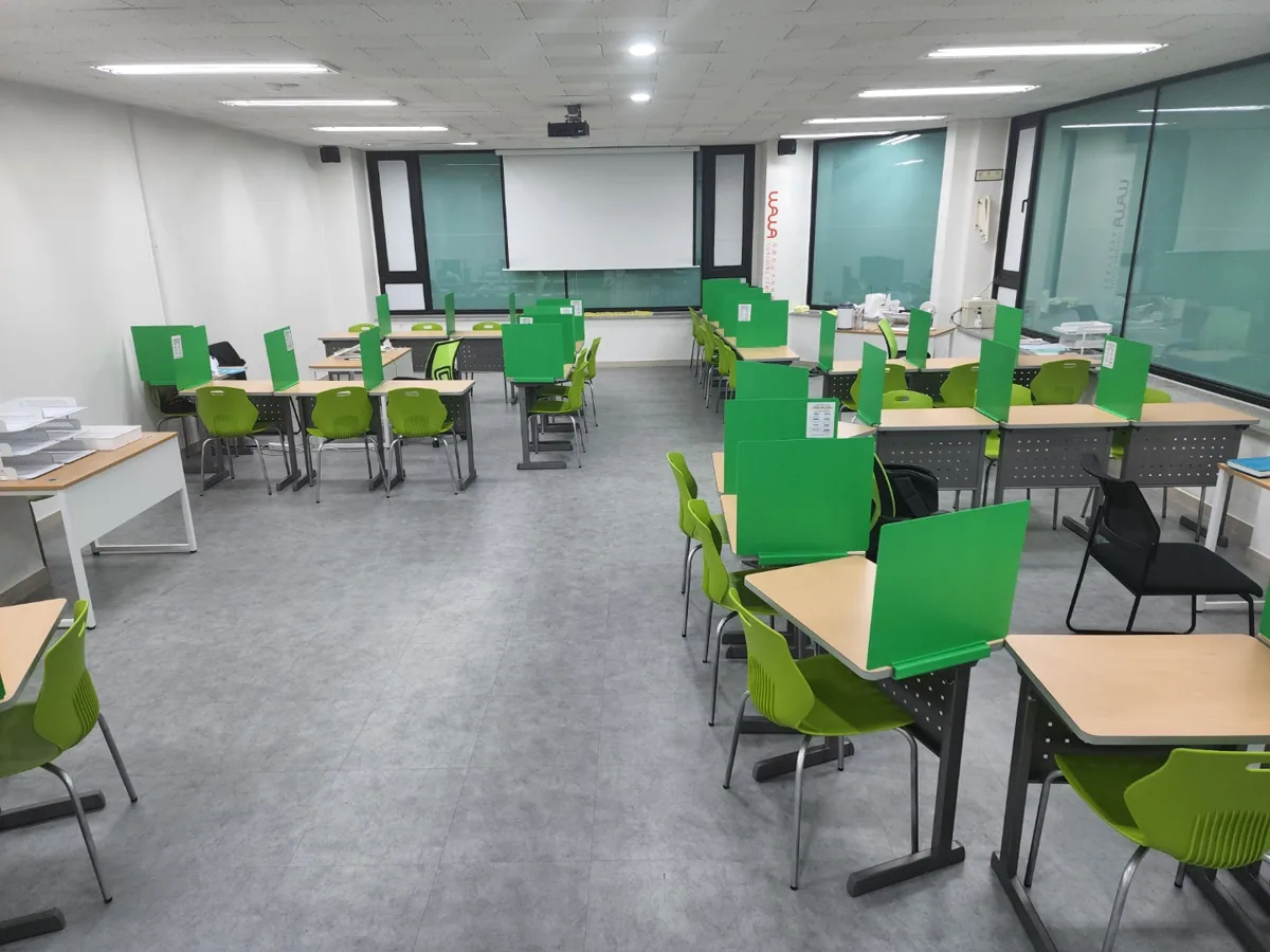 영통구청점 학습 공간 사진